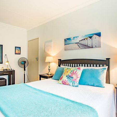 Leozet Self Catering Apartment พริทอเรีย ภายนอก รูปภาพ