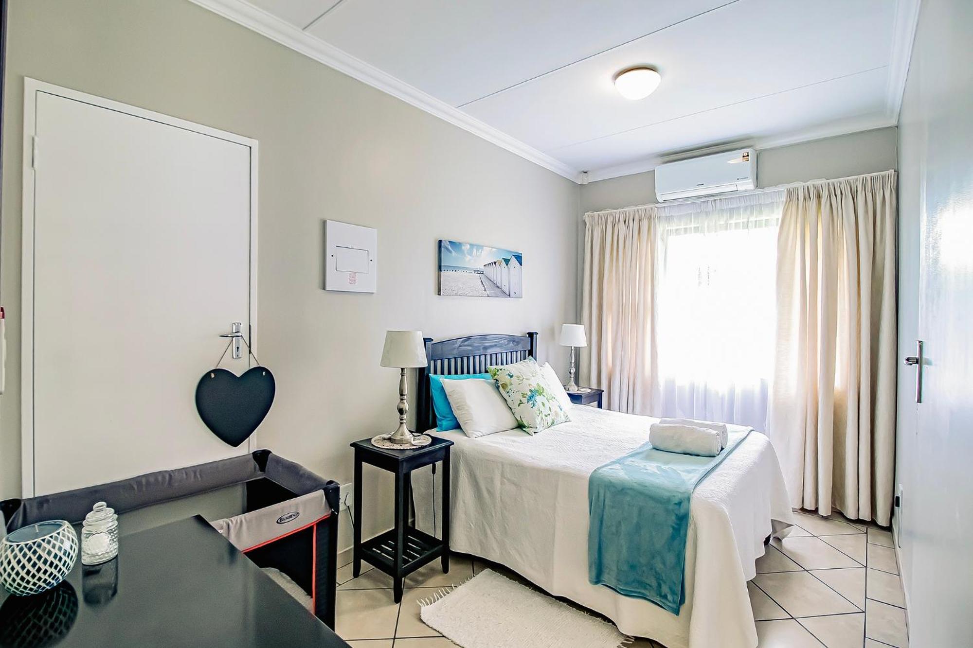 Leozet Self Catering Apartment พริทอเรีย ภายนอก รูปภาพ