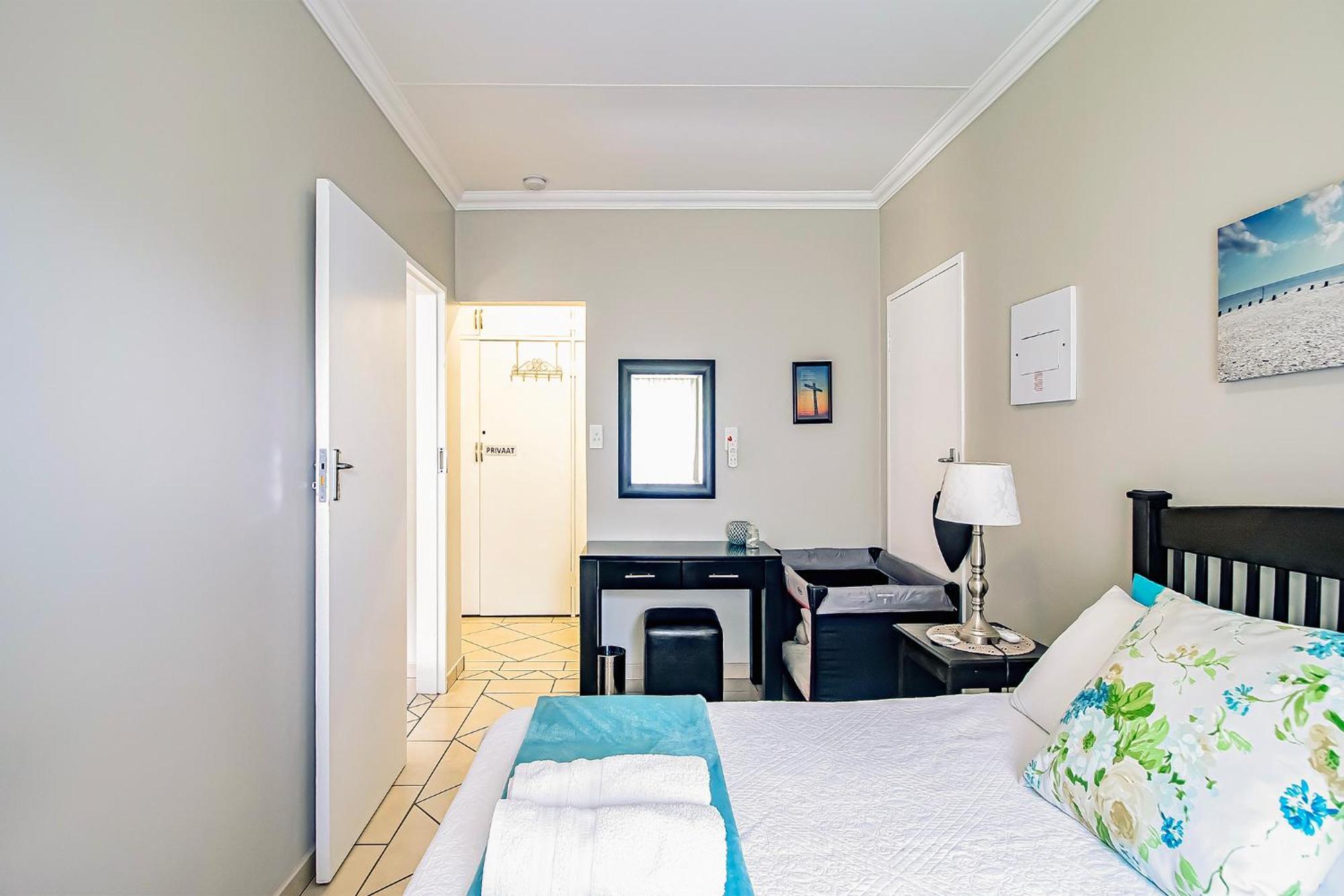 Leozet Self Catering Apartment พริทอเรีย ภายนอก รูปภาพ