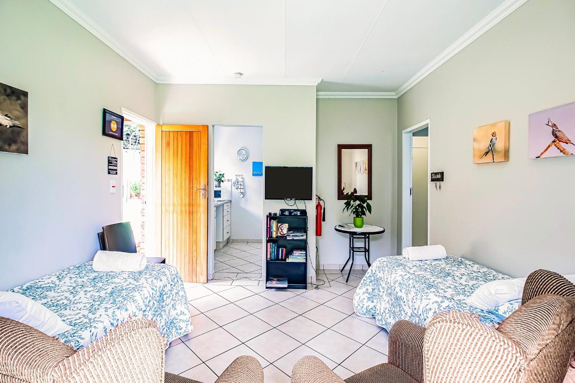 Leozet Self Catering Apartment พริทอเรีย ภายนอก รูปภาพ